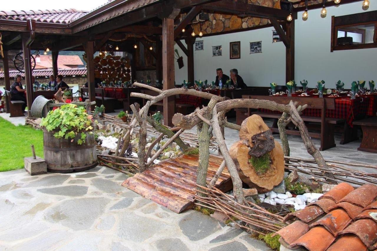 Къща За Гости Бабуч Dobrinishte Ngoại thất bức ảnh